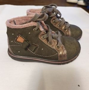 Brown/pink girls boots
